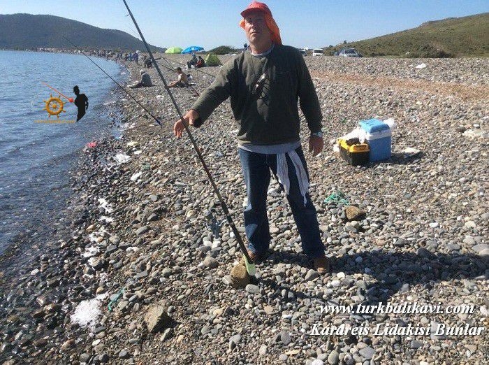 Karareis kıyıdan balık avı ve yakaladığımız çupra ve lidakiler.